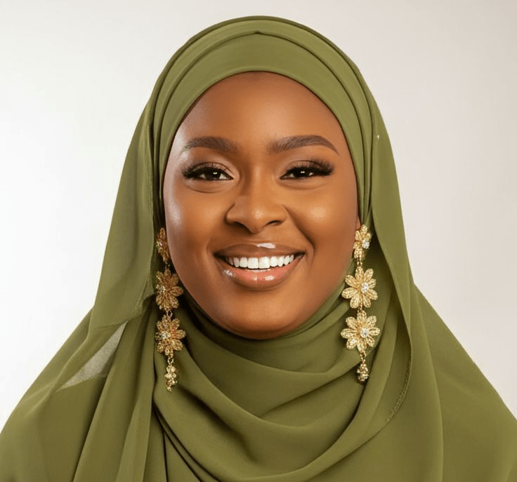Mrs Amina's avatar
